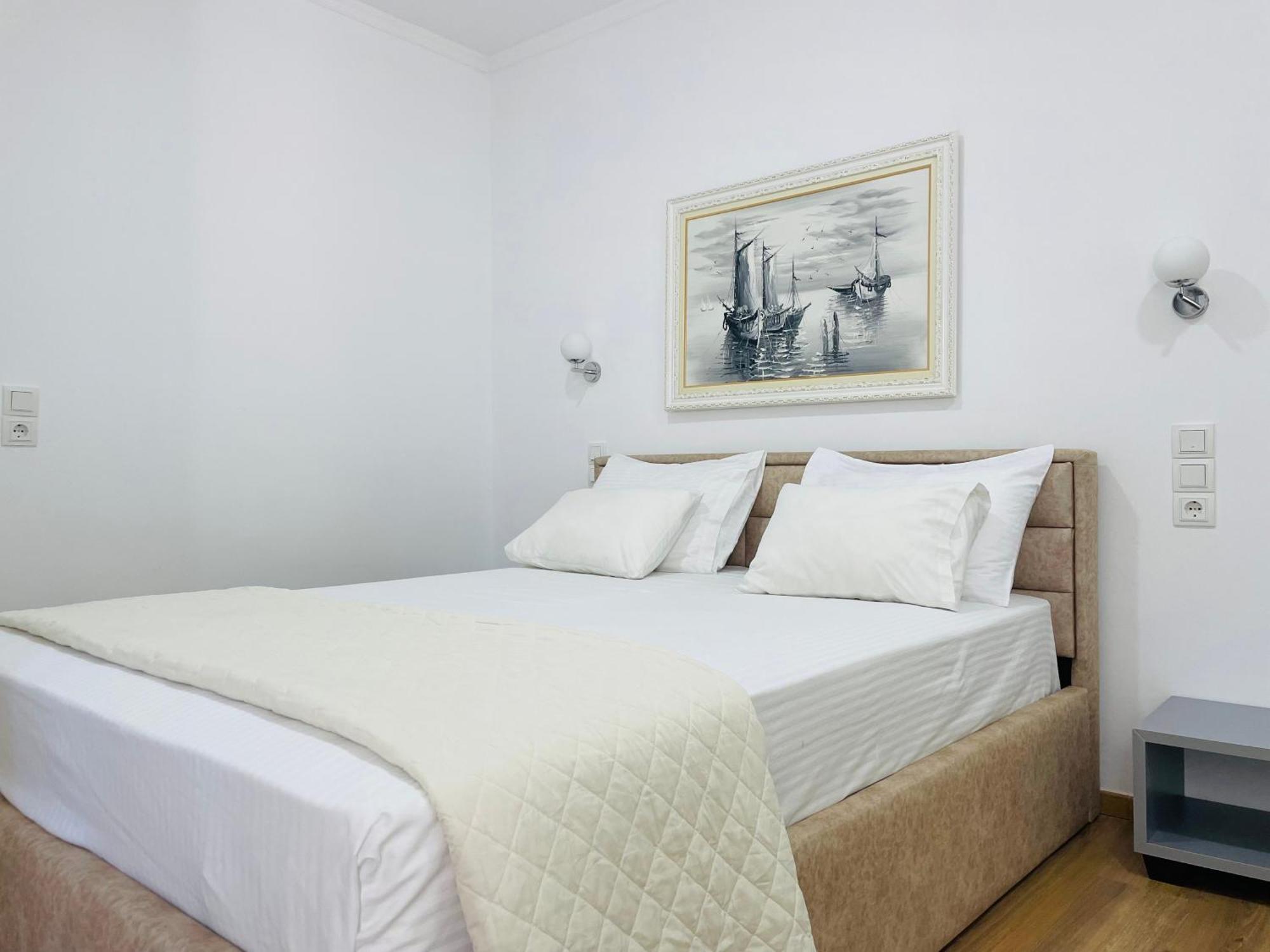 Guesthouse Near The Castle Of Himare Exteriör bild