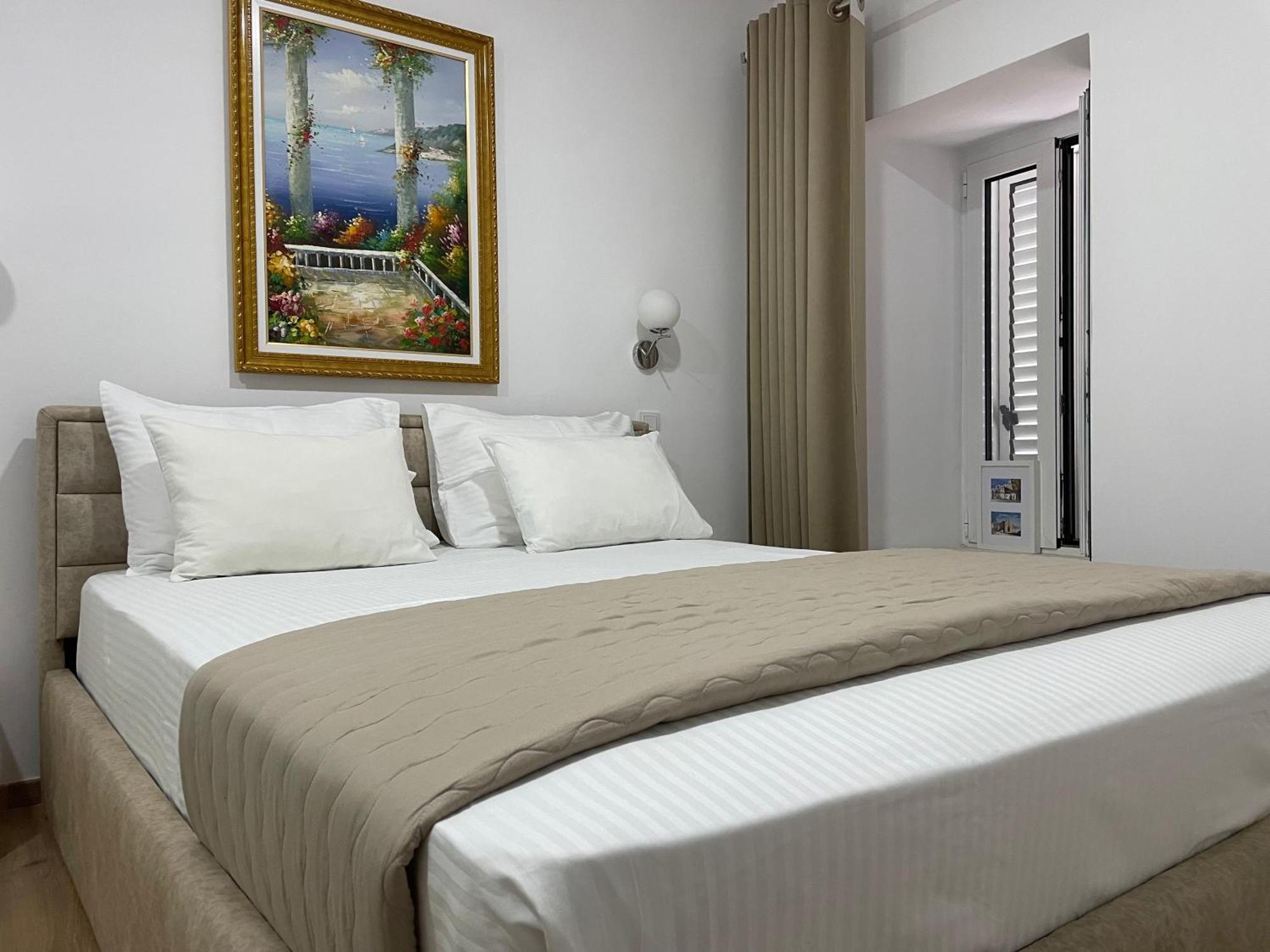 Guesthouse Near The Castle Of Himare Exteriör bild