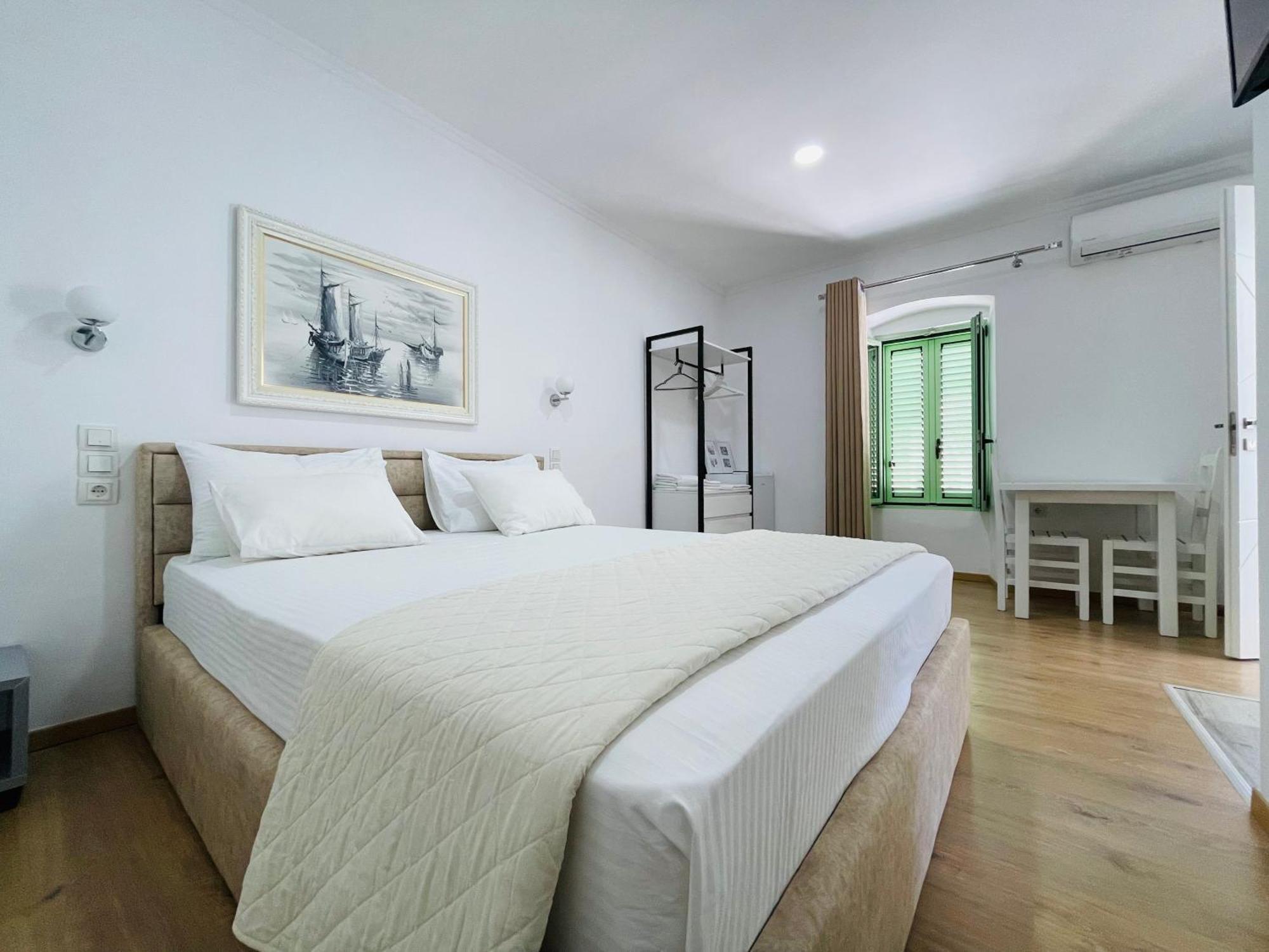 Guesthouse Near The Castle Of Himare Exteriör bild