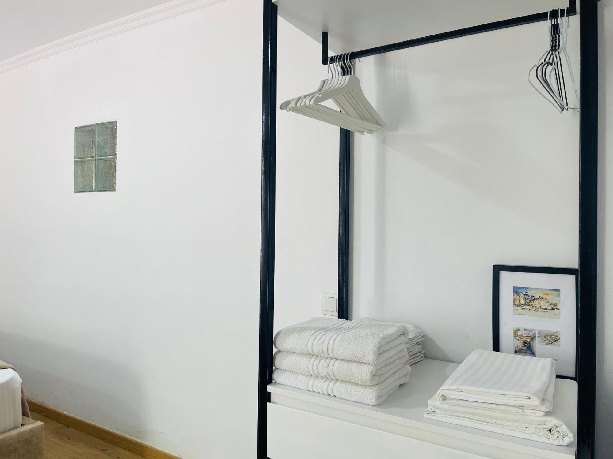 Guesthouse Near The Castle Of Himare Exteriör bild