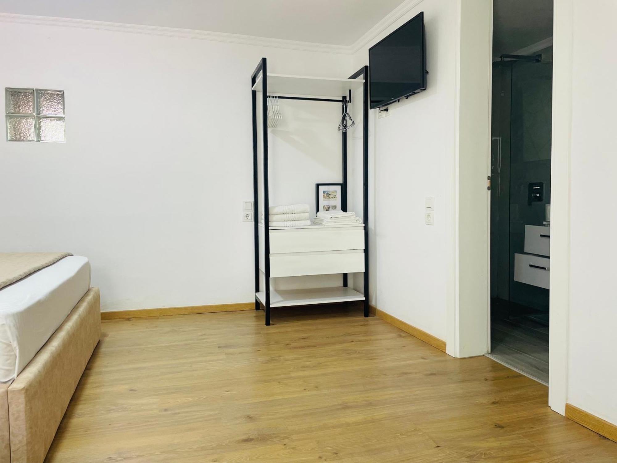 Guesthouse Near The Castle Of Himare Exteriör bild