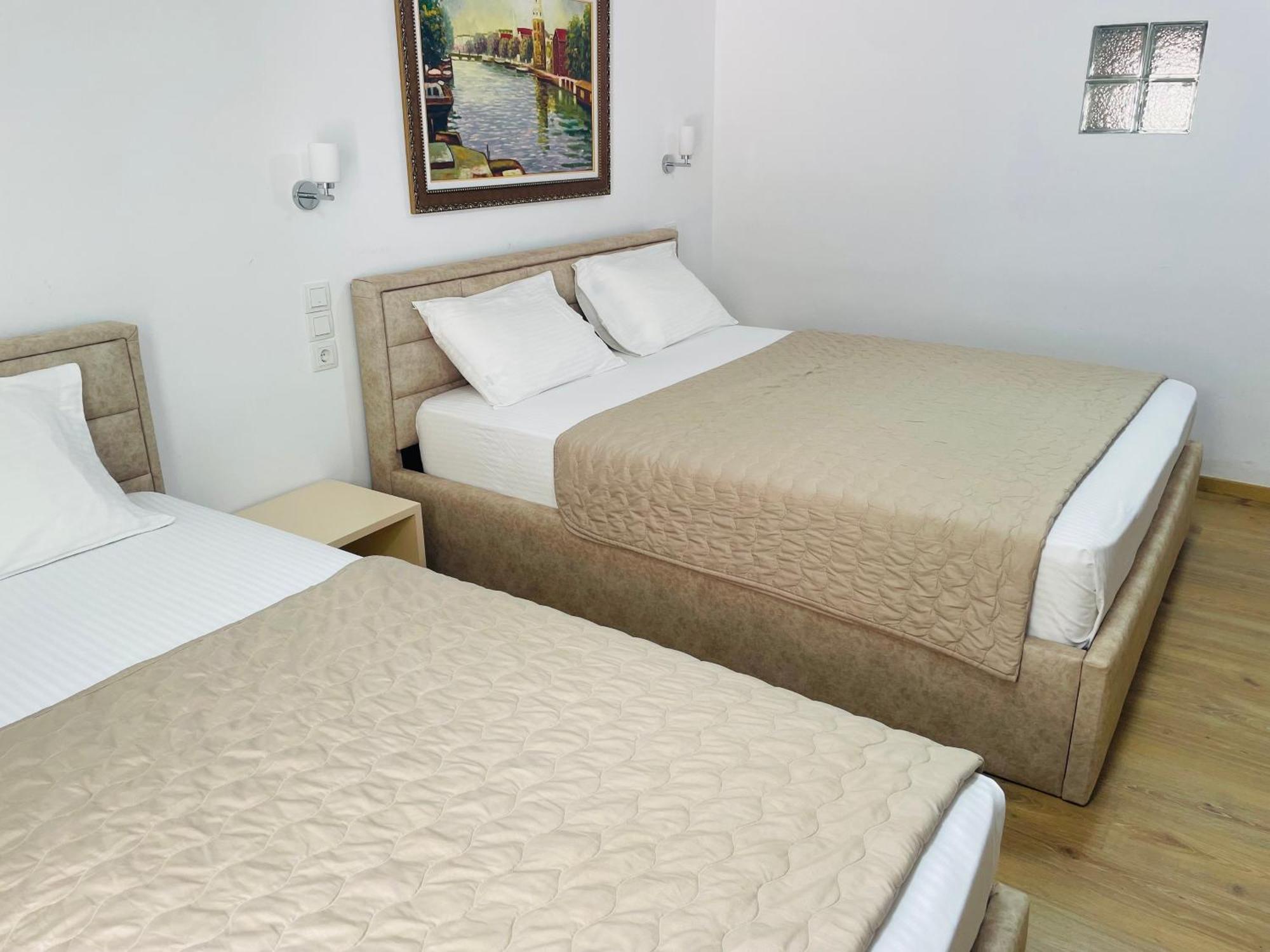 Guesthouse Near The Castle Of Himare Exteriör bild