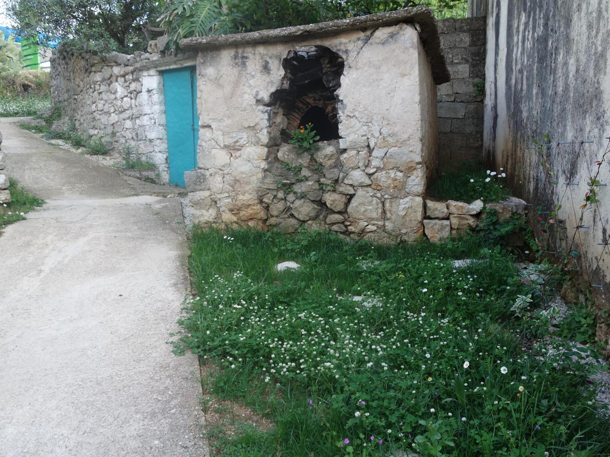 Guesthouse Near The Castle Of Himare Exteriör bild